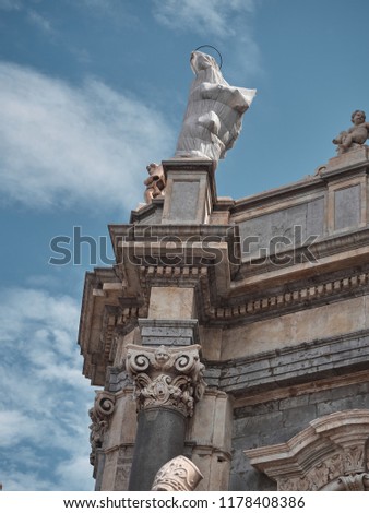 Shot of a statue of the Dome of Catania in a summer day