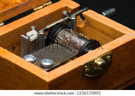 Small wooden musoc box