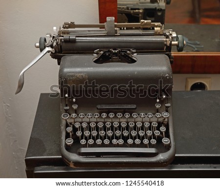 Big Black Vintage Retro Typewriter Machine