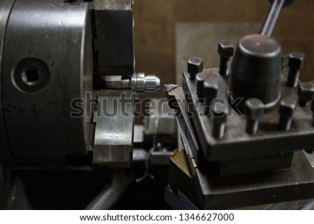 Part machining with lathe