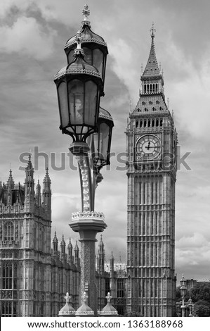 Street lantern in London in front of Palace of Westminster and Big Ben - Brexit: how much time remains till UK leaves EU