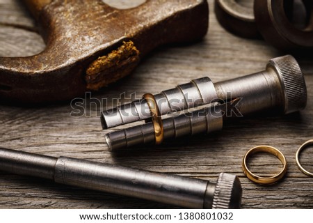 Tools for stretching precious metal rings, close-up