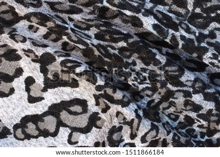 trend 2020 - leopard prints on woven textile 