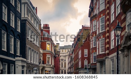Street of upmarket London townhouse properties