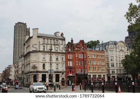 A beautiful pictute of buildings in London 
