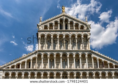 Pisa Cathedral (Duomo di Santa Maria Assunta), in Pisan Romanesque style, Piazza or Campo dei Miracoli (Square of Miracles). Tuscany, Italy, Europe
