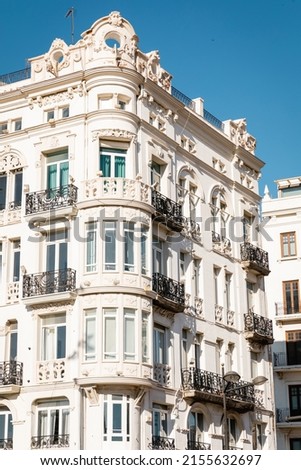 white building with stucco decor in valencia, spain
