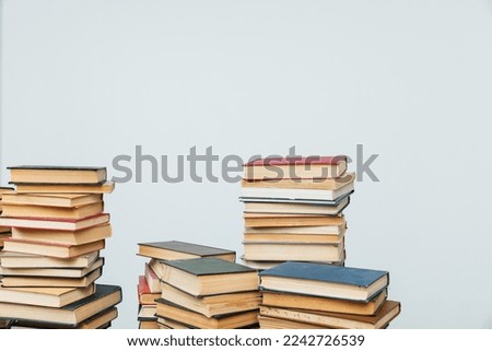 books for teaching and reading education in the university library