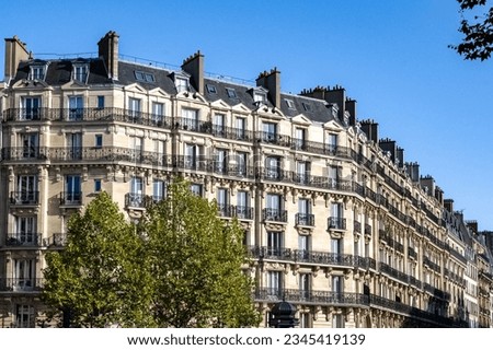 Paris, beautiful building boulevard de Courcelles, in a luxury district