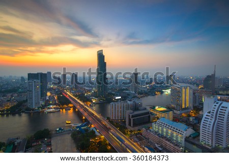Bangkok city at sunset (Taksin Bridge)