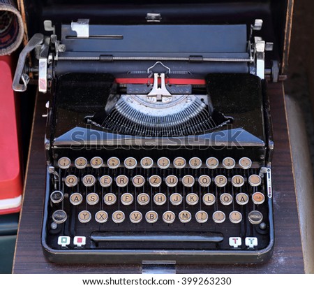 Portable Vintage Typewriter With German Layout