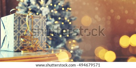Christmas blurred background, Gift box 