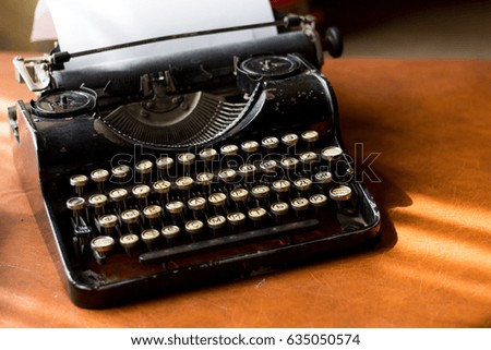 Old typewriter, keyboard
