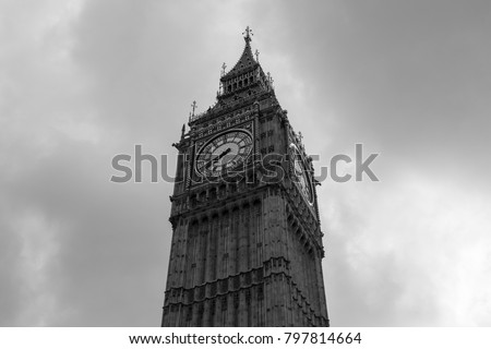 The Big  Ben in black and white